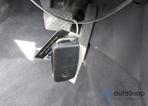 2016 Volkswagen Beetle 1.8T Dune z USA, uszkodzony, nr VIN 3VWS17AT9GM630045